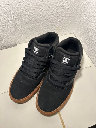 DC SHOES
