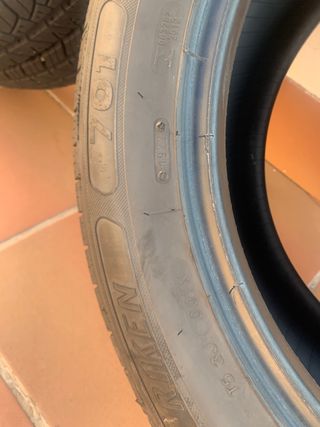 Par de Neumáticos 235/55 R18 100V