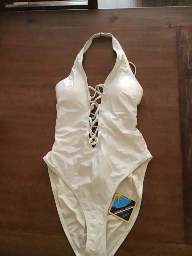 Bañador de calidad equivale a una talla 40/42