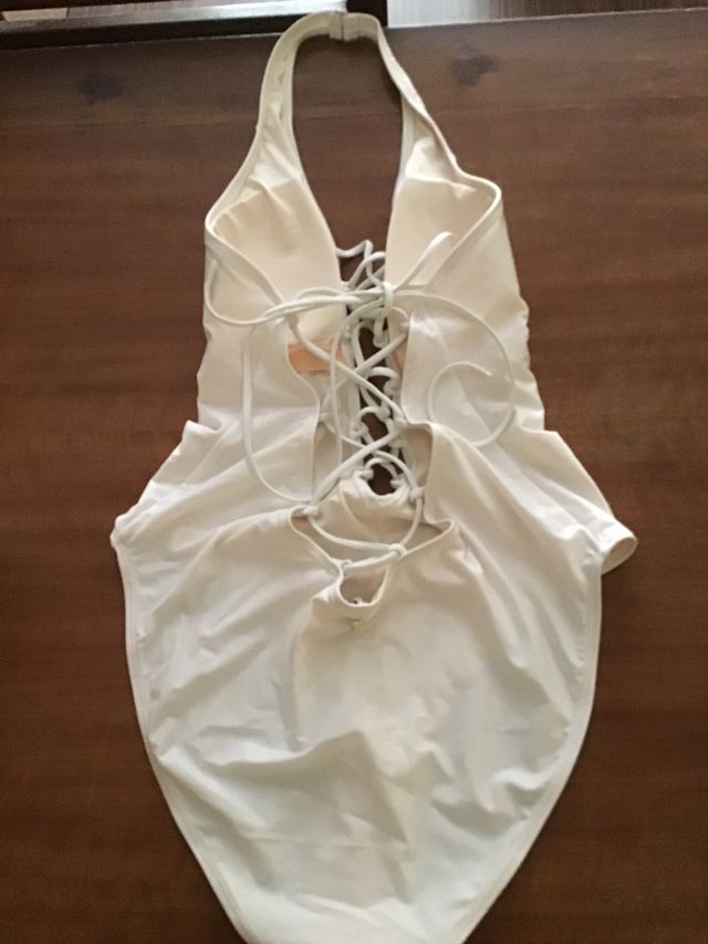 Bañador de calidad equivale a una talla 40/42