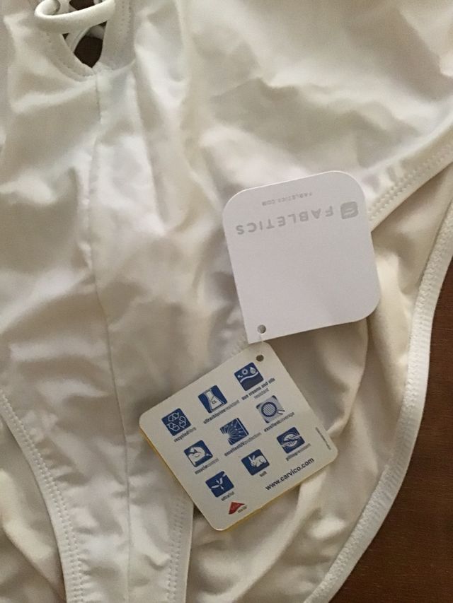 Bañador de calidad equivale a una talla 40/42