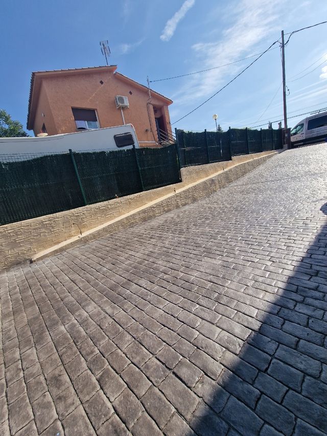 PAVIMENTO IMPRESO fachada