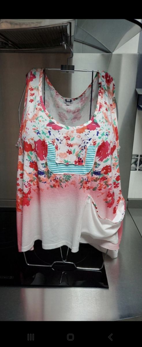 Bonita camiseta mujer de Adolfo Domínguez talla L