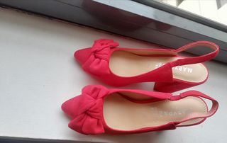 Zapatos rojos de antelina