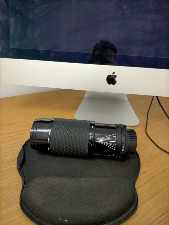 teleobjetivo Sigma 75-200mm. 15€