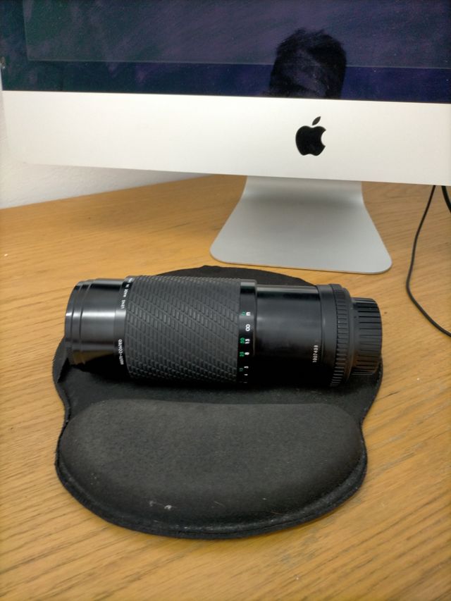 teleobjetivo Sigma 75-200mm. 15€