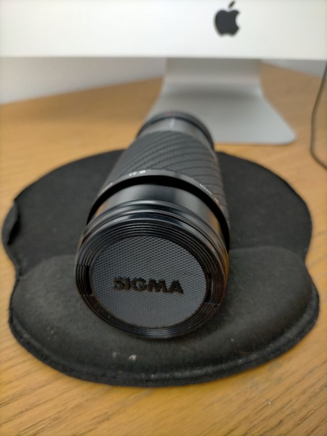 teleobjetivo Sigma 75-200mm. 15€