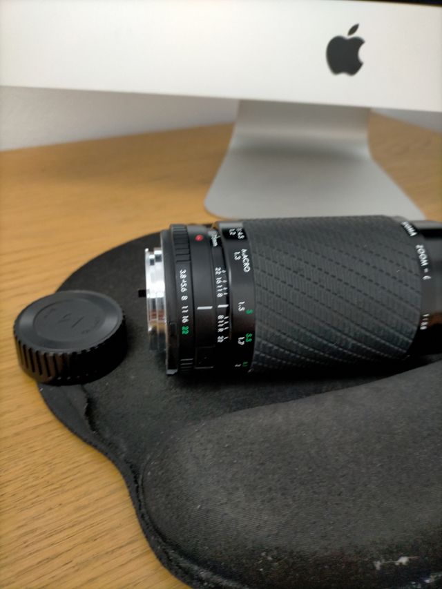 teleobjetivo Sigma 75-200mm. 15€