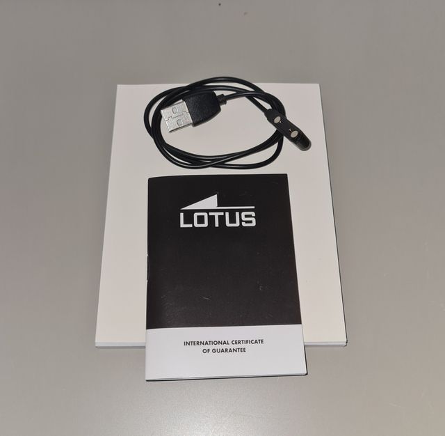 Smartwatch LOTUS.