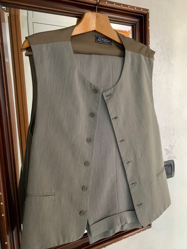 Completo uomo grigio chiaro, tg 50, made in Italy