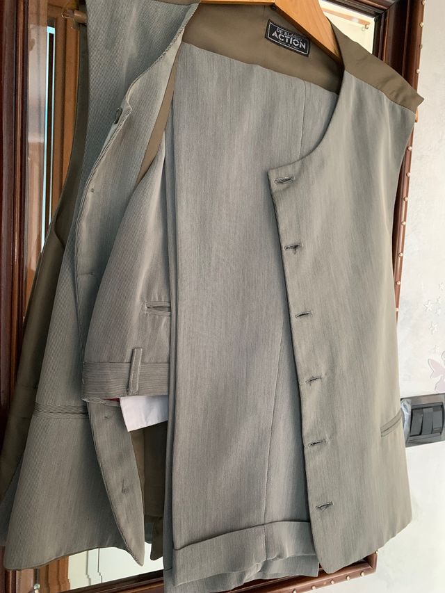 Completo uomo grigio chiaro, tg 50, made in Italy