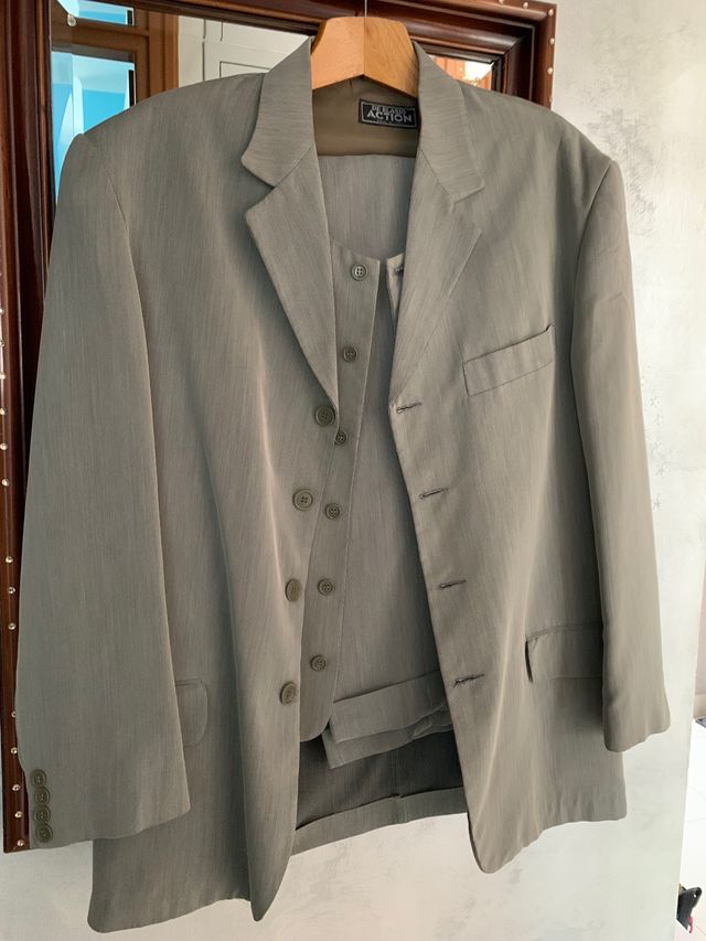 Completo uomo grigio chiaro, tg 50, made in Italy