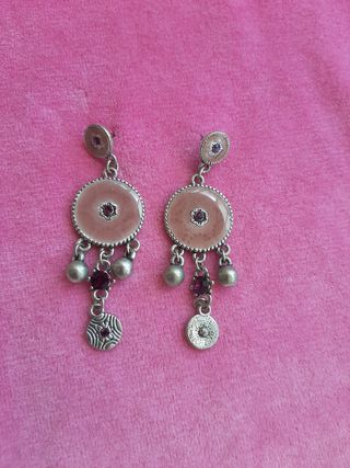 preciosos pendientes étnicos rosa salmón.