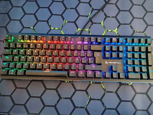teclado mecanico Newskill serike