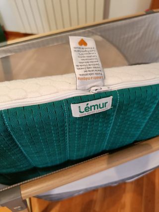 Cuna plegable Kindercraft y colchón bebe