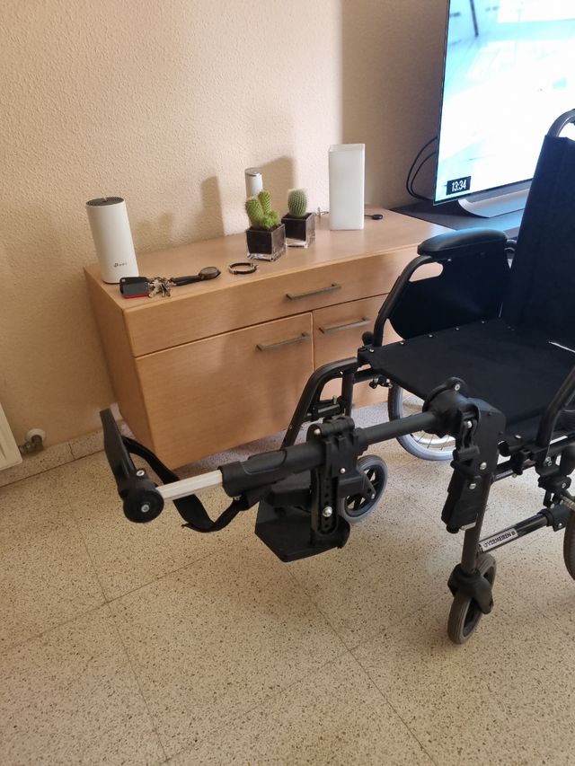 reposa pie izquierdo para silla de ruedas