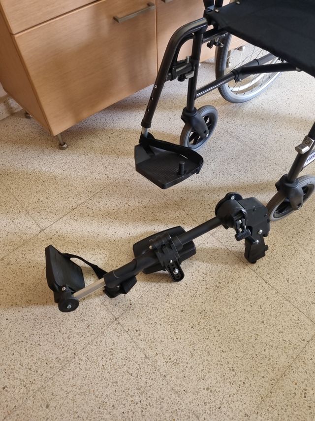 reposa pie izquierdo para silla de ruedas