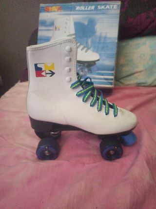 PATINES - ROLLER SKATE