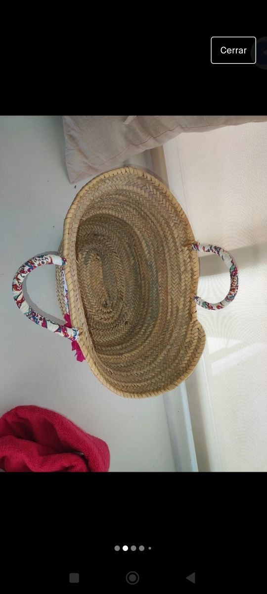 Cesta playa y toalla