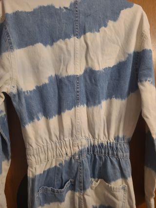 mono muy chulo bershka.  talla xs. tejano .