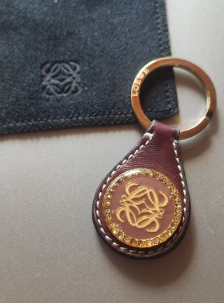 A estrenar. Llavero nuevo"LOEWE"