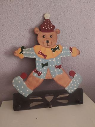 Perchero de madera Bebe medidas 40x30