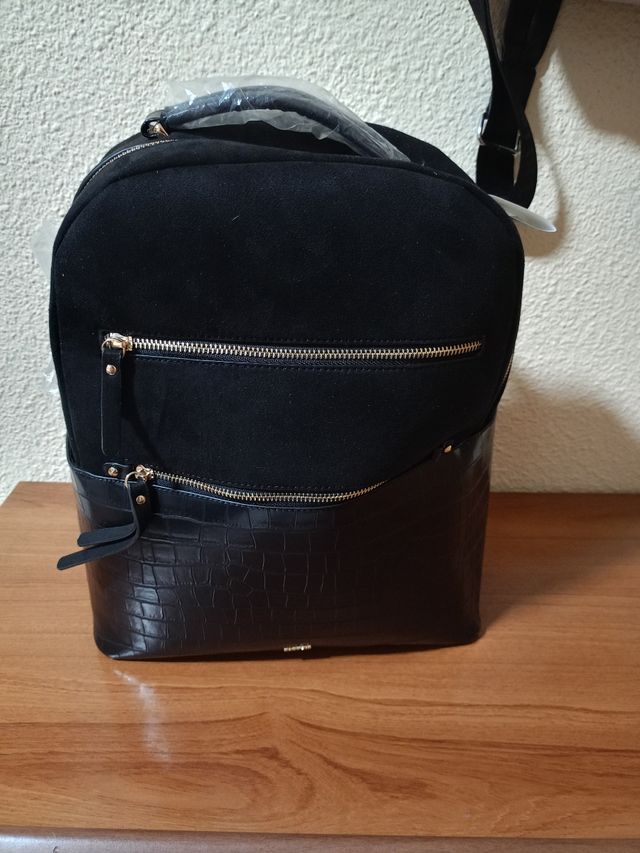 Mochila nueva con etiqueta