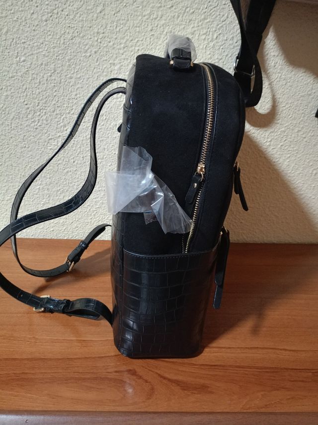 Mochila nueva con etiqueta