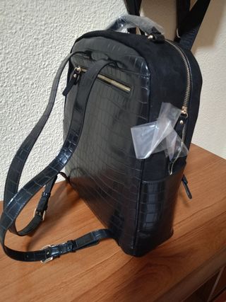 Mochila nueva con etiqueta