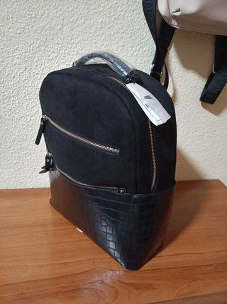 Mochila nueva con etiqueta
