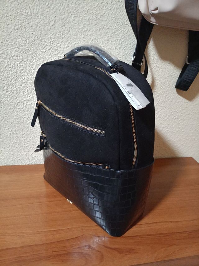 Mochila nueva con etiqueta