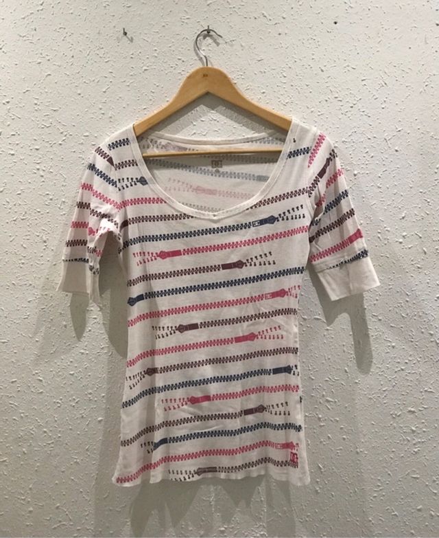 camiseta manga corta marca DC