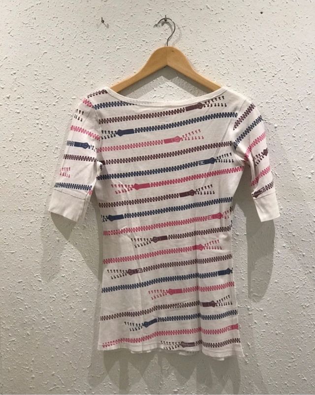 camiseta manga corta marca DC