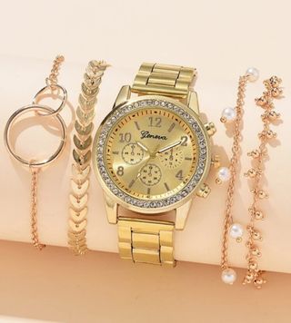 reloj con 4 pulseras 