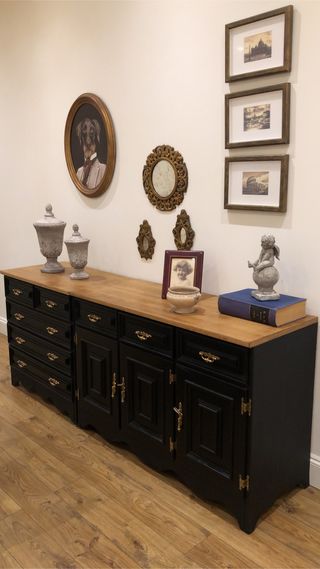 Mueble antiguo de madera