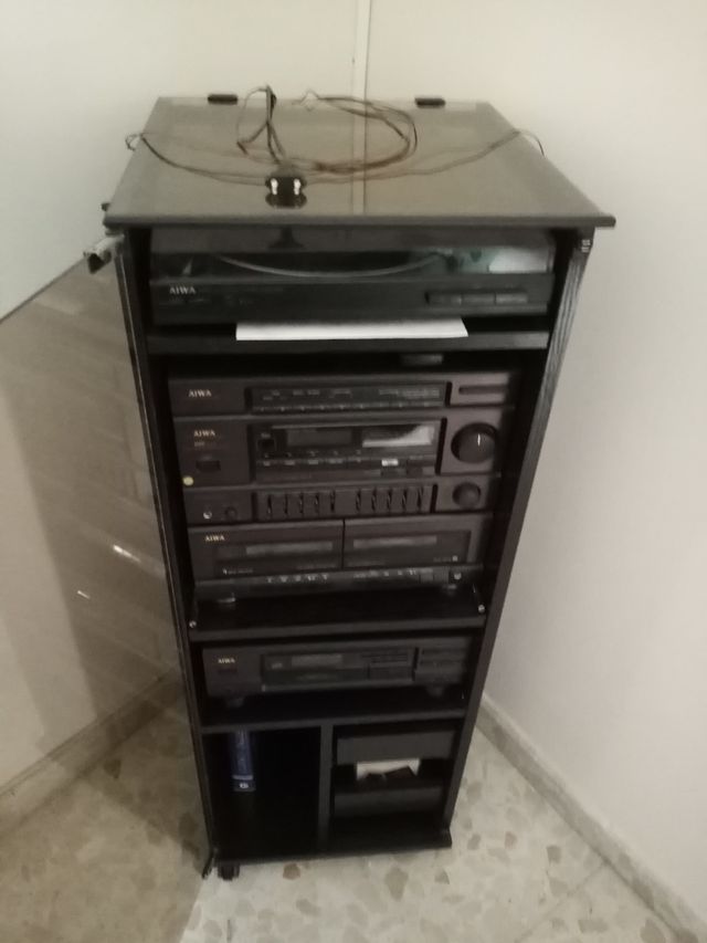 Equipo de música Aiwa.