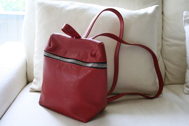 ZARA Mochila cuero rojo