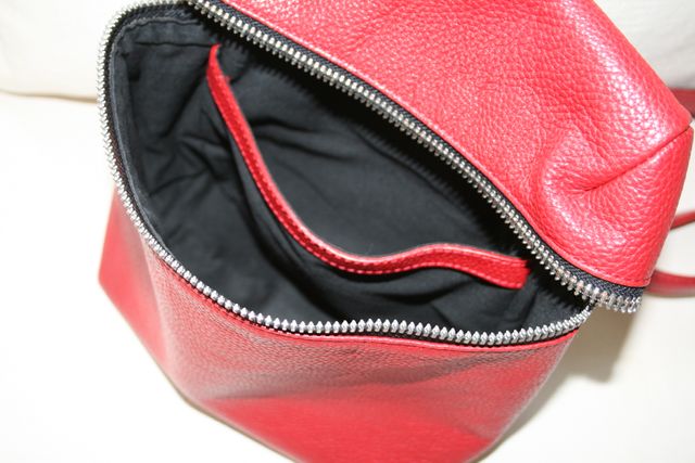 ZARA Mochila cuero rojo