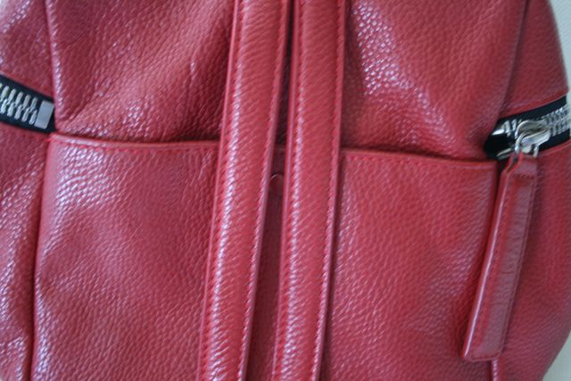 ZARA Mochila cuero rojo