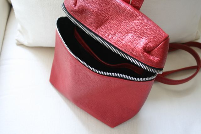 ZARA Mochila cuero rojo
