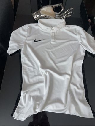 polo de deporte nike color blanco talla M