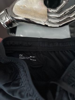 bermuda under armour talla M gris/negro