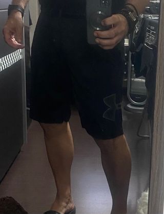 bermuda under armour talla M gris/negro