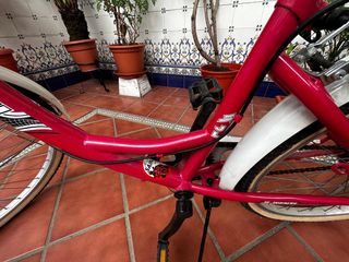 Bicicleta de paseo rosa
