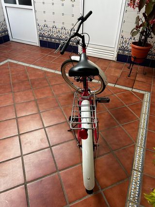 Bicicleta de paseo rosa