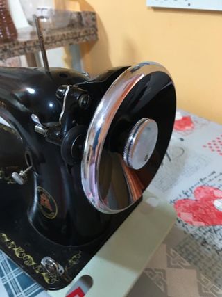 Maquina coser años 50