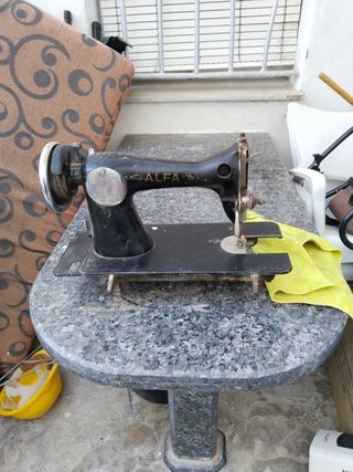 maquina de coser antigua