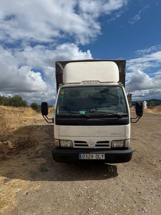 Nissan Cabstar 2005 camión 3500