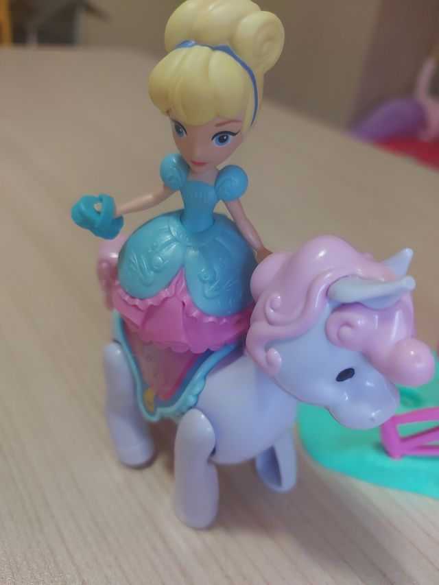 Stalla per i pony di Cenerentola