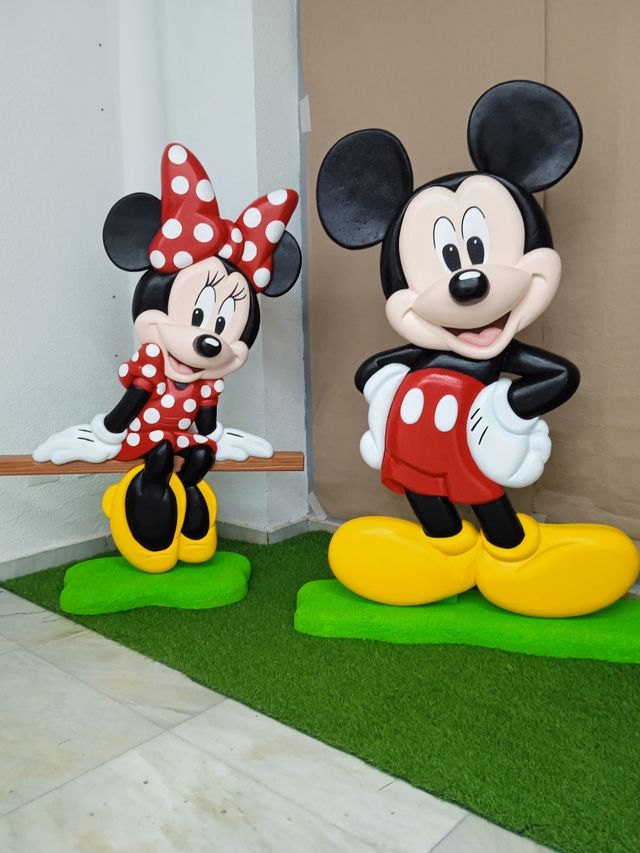 Figuras de Mickey y Minnie mouse